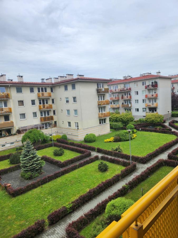 Wspomnienie Mlodosci Apartment Krasków Exterior foto
