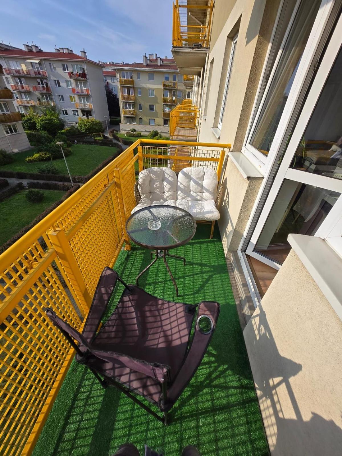 Wspomnienie Mlodosci Apartment Krasków Exterior foto